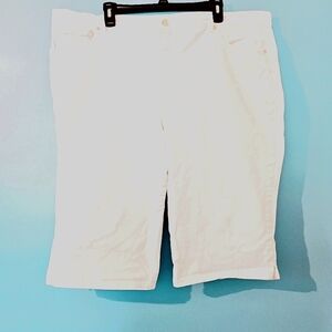 Gloria Vanderbilt Amanda Skimmer Women's 22W Plus Size White Denim Carpi